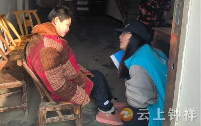 文集镇：寒潮访民情 暖心护冬安