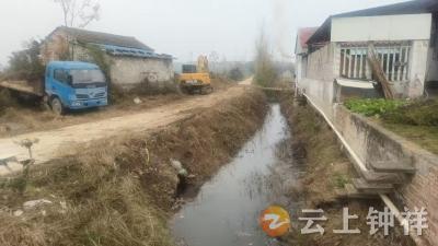 磷矿镇阮坪村：攻坚清淤除障 畅通水系“微循环”