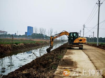 丰乐镇：河道清淤畅水流 河长履职惠民生