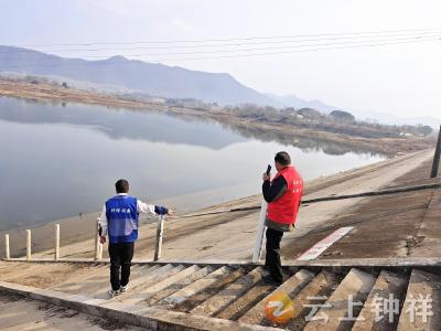 东桥镇清明村：“河湖长+网格员”扮靓乡村水环境