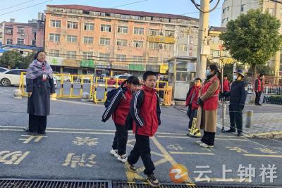 钟祥市承天小学：轮值校长赋新能 教育服务暖营商