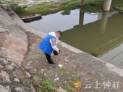 长寿镇：“河小青”志愿行 守护长寿河清如许