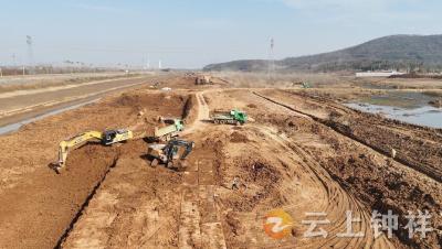 钟祥市浰河千吨级航道整治工程全力攻坚 掀起施工高潮