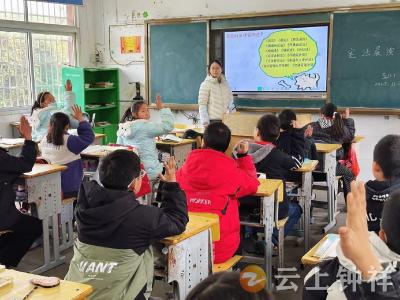 洋梓镇中山中学：宪法伴我行 法治润童心