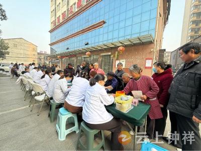 郢中街道高庙社区联合钟祥市人民医院举办便民义诊活动