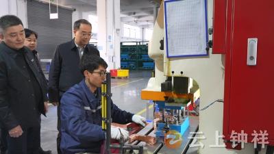 张勇调研钟祥经济开发区项目建设与企业运行情况