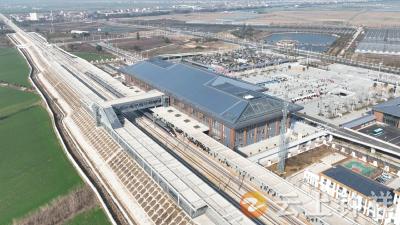 高铁畅行 探秘钟祥 沪渝蓉高铁武宜段钟祥南站正式通车