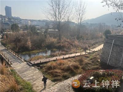 民间河湖长专项巡查 筑牢滶河生态防护网