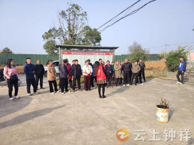 长寿镇红岭村开展防火宣传活动 320户村民喜获“安全礼”