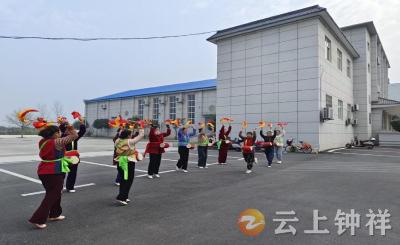 送“冬日暖阳” 筑“温暖港湾” 钟祥市委第一巡察组为退休职工幸福感“加码”