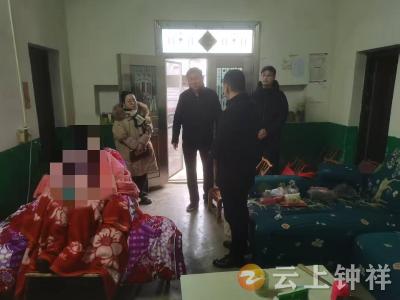 长寿镇：“暖冬行动”为困难群众筑牢防寒“保护墙”