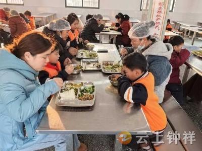 石牌镇荆台小学：家校携手筑牢食品安全防线