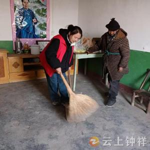 客店镇南庄村：志愿“敲门”送服务 老人生活添暖意