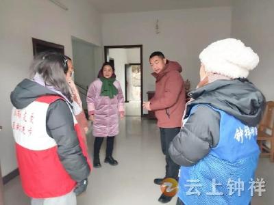 冷水镇郑湾村：“敲门入户+线上宣传”筑牢民生安全防线