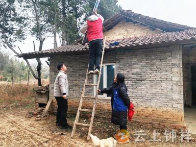 张集镇黑王寨村：寒潮前闻令而动 织密温暖网格