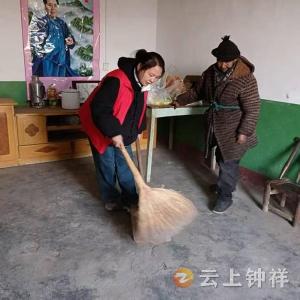客店镇南庄村：志愿“敲门”送服务 老人生活添暖意