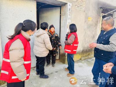 皇庄街道董家巷社区：寒冬走访暖桑榆 筑牢独居老人安全防线