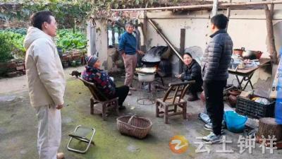 石牌镇横店村：“线上+线下”联动 筑牢全民反诈防线 