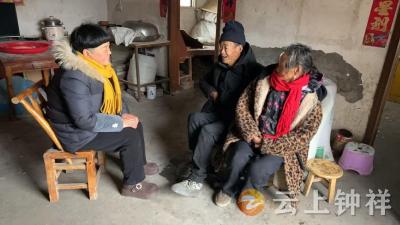 柴湖镇：巾帼风雪行 真情暖寒冬