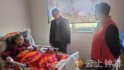 石牌镇横店村网格站：入户走访暖民心 精准帮扶筑防线