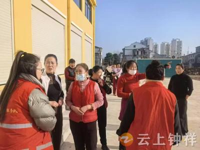 皇庄街道朝宗桥社区：观影学安全 网格暖桑榆