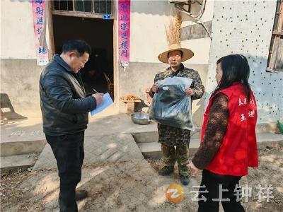 东桥镇永隆村：情系特殊群体 关爱温暖人心