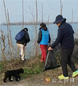钟祥市民间河湖长带队巡河护水 守护峡卡河生态底色