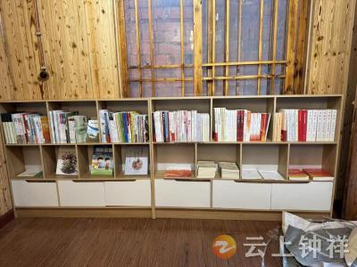 石牌镇横店村：农家书屋暖乡 墨香再添新彩