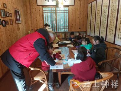 石牌镇横店村：墨香润寒假 新风迎新春