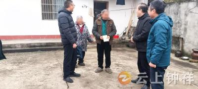 冷水镇付泉村：新春慰问暖民心 真情帮扶显担当