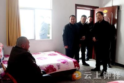 市委主要领导走访慰问驻钟部队及重点对象