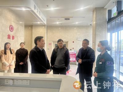 钟祥市卫生健康局春节前夕慰问市妇幼保健院一线医务工作者