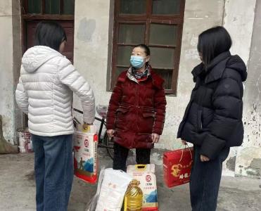 情暖新春 关爱到家——茶庵社区开展春节前困难群众慰问活动