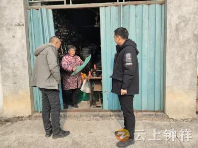 石牌镇石巷村：“敲门行动”暖寒冬 精准服务解民忧