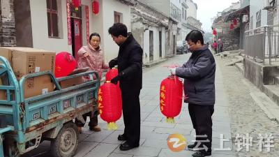 石牌镇石牌社区：红灯笼点亮古街 浓浓年味迎新春