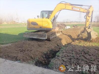 冷水镇鲍岗村：网格员快速处置道路积水 守护村民出行安全