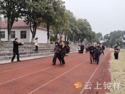 元气满满 做春日里最明媚的光 ——洋梓中学举办“三八”妇女节活动