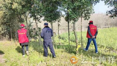 石牌镇杨祠村：党建引领聚合力 禁种铲毒保平安