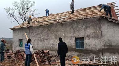 冷水镇付泉村排查房屋隐患 守牢安居防线 