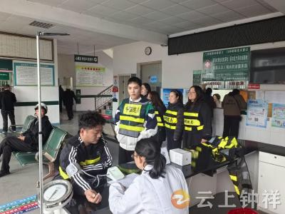 钟祥市双河镇：严把入队“第一关” 组织新入民兵体检