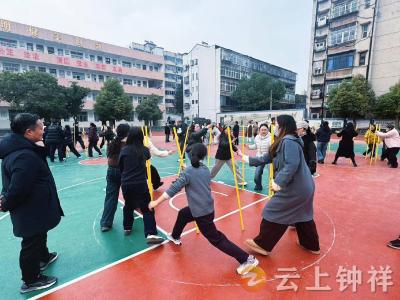 莫愁小学教联体：孝雅润芳华 巾帼绽风采