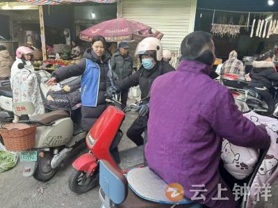 郢中街道码头街社区：“蓝马甲”织密服务网 件件实事暖民心