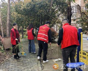 红马甲净家园送服务 人社先锋绘靓子胥台