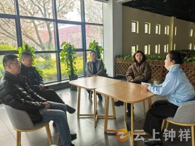 践行雷锋精神 精准助企纾困