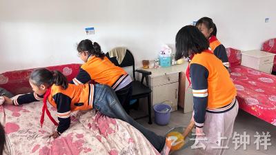 传承雷锋精神 关爱温暖夕阳——石牌镇荆台小学学雷锋志愿活动走进关庙村