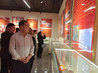 传承红色精神 砥砺奋进初心 钟祥市司法局开展四月支部主题党日暨春季踏青爬山活动