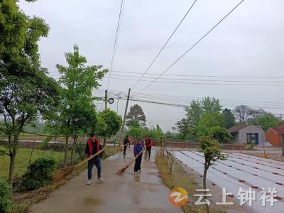 长寿镇普门村：清理卫生死角 擦亮人居环境“颜值”