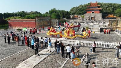 “四月芳菲·民俗竞秀”亮相明显陵 非遗展演点燃春季旅游热