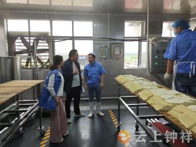 郢中街道划子口社区：安全检查进企业 筑牢生产“防护墙”