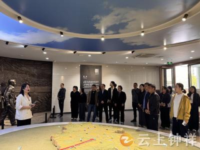 皇庄街道机关支部赴大柴湖移民纪念馆开展主题党日活动